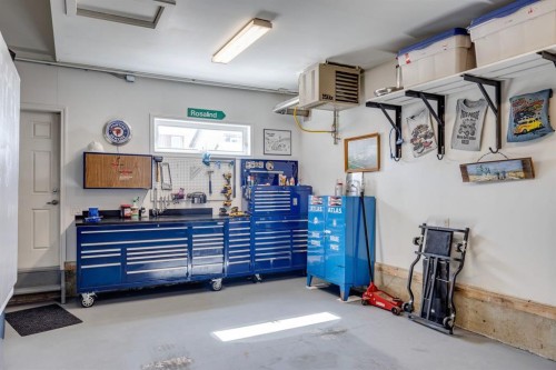 293 Boulder Creek Crescent, Langdon, AB - Indoor Photo Showing Garage