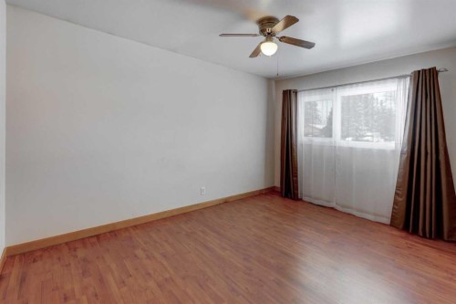4513 Forman Crescent Se, Calgary, AB - Indoor Photo Showing Other Room