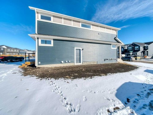 105 Creekstone Manor Sw, Calgary, AB - Outdoor