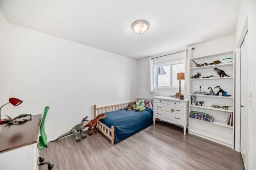 69 Canals Circle Sw, Airdrie, AB - Indoor Photo Showing Bedroom