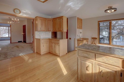 4816 Nelson Road Nw, Calgary, AB - Indoor Photo Showing Kitchen
