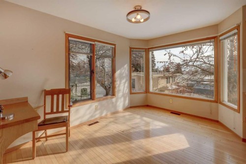 4816 Nelson Road Nw, Calgary, AB - Indoor Photo Showing Other Room