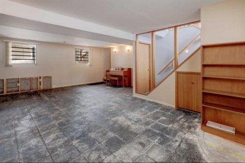 4816 Nelson Road Nw, Calgary, AB - Indoor