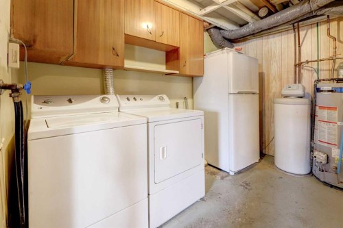 4816 Nelson Road Nw, Calgary, AB - Indoor Photo Showing Laundry Room