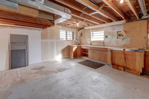 4816 Nelson Road Nw, Calgary, AB - Indoor Photo Showing Basement