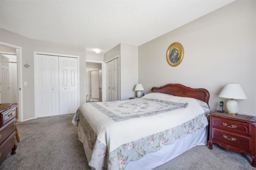 216 Valley Ridge Heights Nw, Calgary, AB - Indoor Photo Showing Bedroom