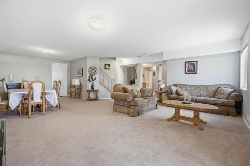 216 Valley Ridge Heights Nw, Calgary, AB - Indoor Photo Showing Living Room