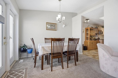 216 Valley Ridge Heights Nw, Calgary, AB - Indoor Photo Showing Dining Room