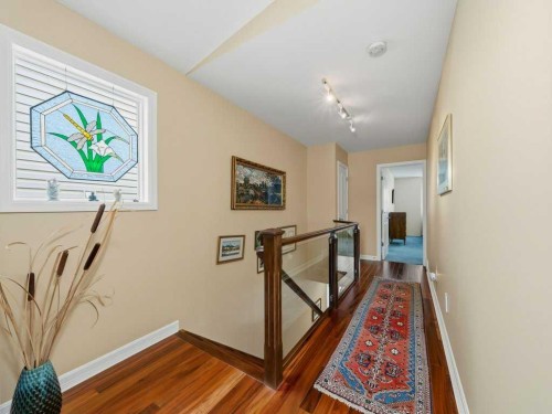 237 28 Avenue Nw, Calgary, AB - Indoor Photo Showing Other Room