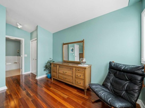 237 28 Avenue Nw, Calgary, AB - Indoor