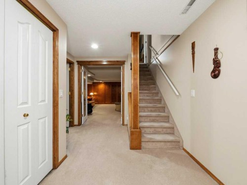 237 28 Avenue Nw, Calgary, AB - Indoor Photo Showing Other Room