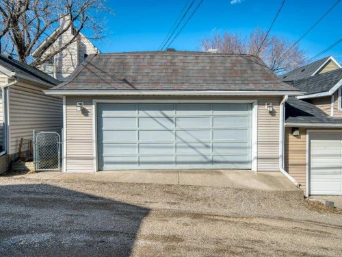 237 28 Avenue Nw, Calgary, AB - Outdoor