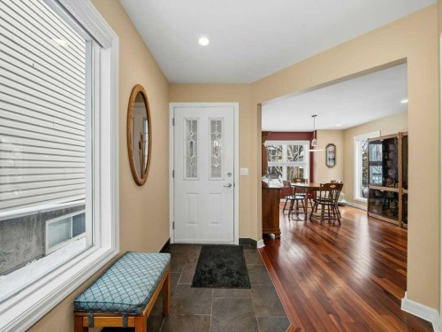 237 28 Avenue Nw, Calgary, AB - Indoor Photo Showing Other Room