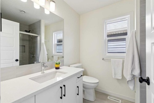 87 Setonstone Landing Se, Calgary, AB - Indoor Photo Showing Bathroom