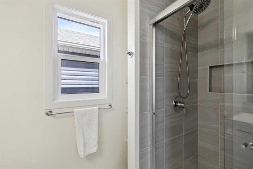 87 Setonstone Landing Se, Calgary, AB - Indoor Photo Showing Bathroom