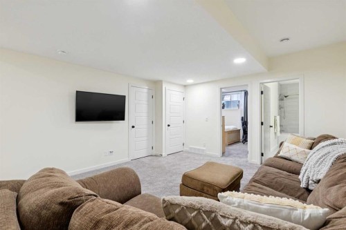 87 Setonstone Landing Se, Calgary, AB - Indoor Photo Showing Living Room