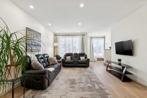 87 Setonstone Landing Se, Calgary, AB - Indoor Photo Showing Living Room