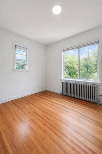 326 27 Avenue Ne, Calgary, AB - Indoor Photo Showing Other Room