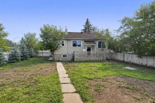 326 27 Avenue Ne, Calgary, AB - Outdoor