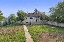 326 27 Avenue Ne, Calgary, AB  - Outdoor 