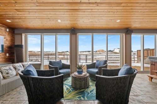 178 Windridge Road Sw, Airdrie, AB - Indoor Photo Showing Living Room