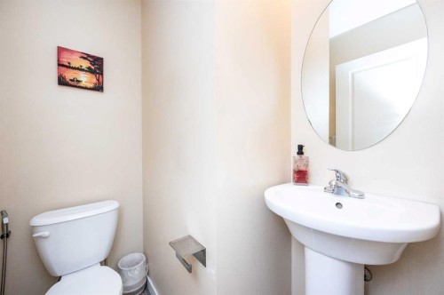 60 Covecreek Mews Ne, Calgary, AB - Indoor Photo Showing Bathroom