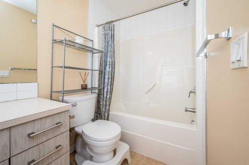 60 Covecreek Mews Ne, Calgary, AB - Indoor Photo Showing Bathroom