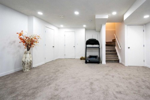 60 Covecreek Mews Ne, Calgary, AB - Indoor