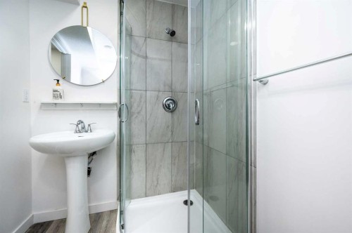 60 Covecreek Mews Ne, Calgary, AB - Indoor Photo Showing Bathroom