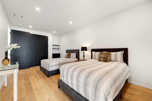 71 Birchcliff Road, Birchcliff, AB - Indoor Photo Showing Bedroom