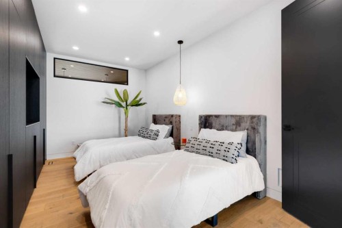 71 Birchcliff Road, Birchcliff, AB - Indoor Photo Showing Bedroom