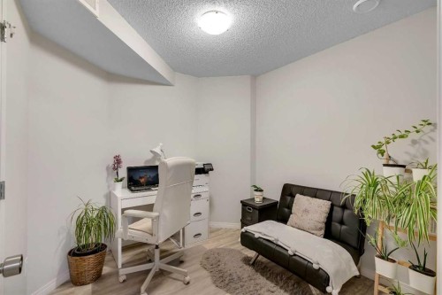 179 Saddlemead Road Ne, Calgary, AB - Indoor Photo Showing Office