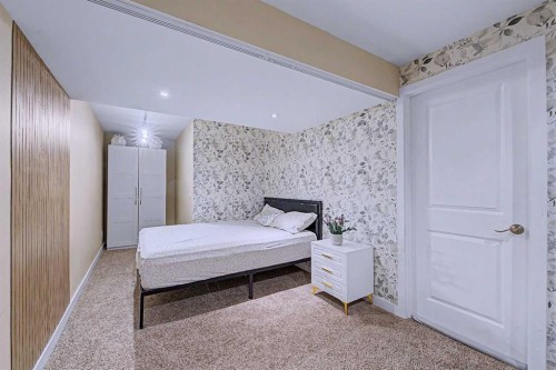 80 Chaparral Valley Crescent Se, Calgary, AB - Indoor Photo Showing Bedroom