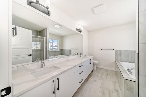 122 Waterstone Way, Chestermere, AB - Indoor Photo Showing Bathroom