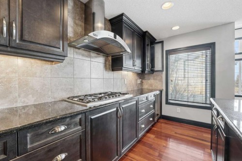 224 Everbrook Way Sw, Calgary, AB - Indoor Photo Showing Kitchen With Upgraded Kitchen