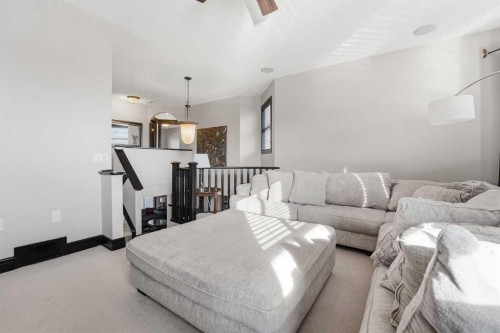 224 Everbrook Way Sw, Calgary, AB - Indoor Photo Showing Other Room