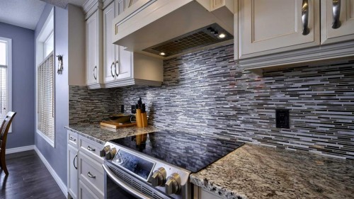 139 Coopers Close Sw, Airdrie, AB - Indoor Photo Showing Kitchen