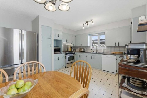 140 Waterloo Drive Sw, Calgary, AB - Indoor