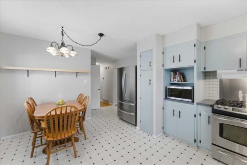 140 Waterloo Drive Sw, Calgary, AB - Indoor