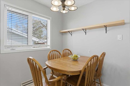 140 Waterloo Drive Sw, Calgary, AB - Indoor Photo Showing Dining Room