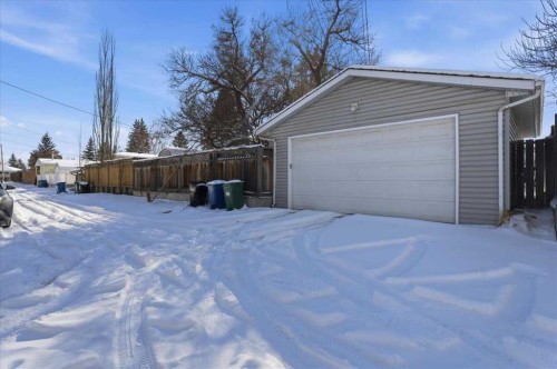 140 Waterloo Drive Sw, Calgary, AB - Outdoor