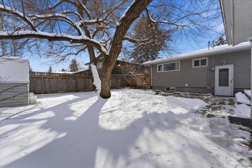 140 Waterloo Drive Sw, Calgary, AB - Outdoor