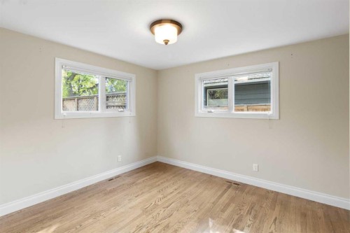 152 Lake Mead Crescent Se, Calgary, AB - Indoor Photo Showing Other Room