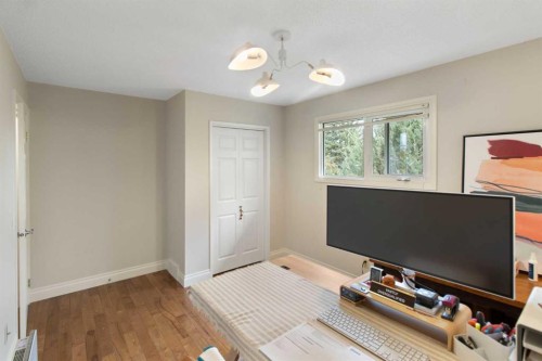 152 Lake Mead Crescent Se, Calgary, AB - Indoor Photo Showing Other Room