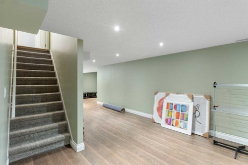 152 Lake Mead Crescent Se, Calgary, AB - Indoor Photo Showing Other Room