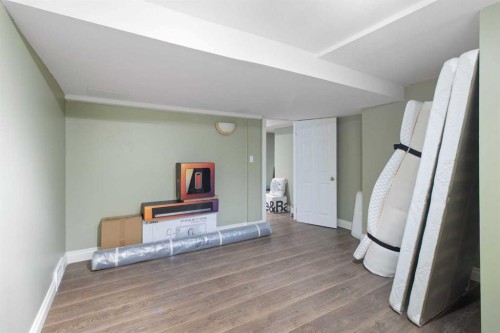 152 Lake Mead Crescent Se, Calgary, AB - Indoor Photo Showing Other Room