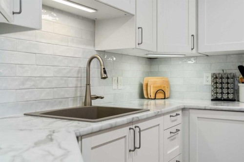 2111 Millrise Point Sw, Calgary, AB - Indoor Photo Showing Kitchen