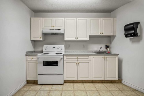 2111 Millrise Point Sw, Calgary, AB - Indoor Photo Showing Kitchen