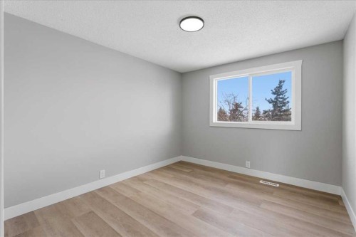 172 Abinger Crescent Ne, Calgary, AB - Indoor Photo Showing Other Room