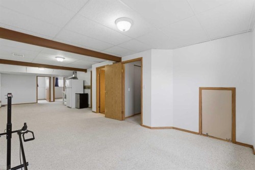 77 Bridleglen Road Sw, Calgary, AB - Indoor Photo Showing Other Room